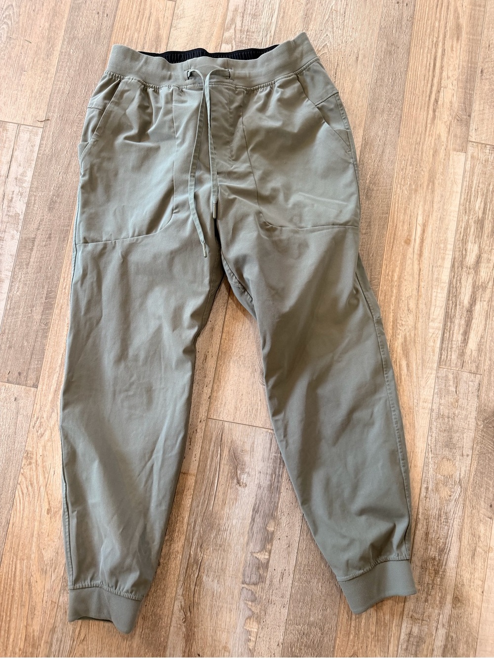 lululemon athletica Men's Olive Drawstring Joggers